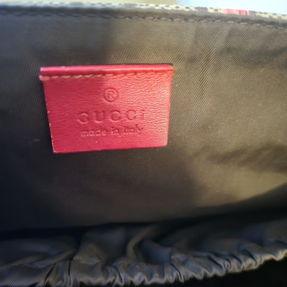 ✨ Authentic Strawberry Gucci Diaper Bag – Gently Used & Gorgeous! 🍓👜 - Picture 4 of 4
